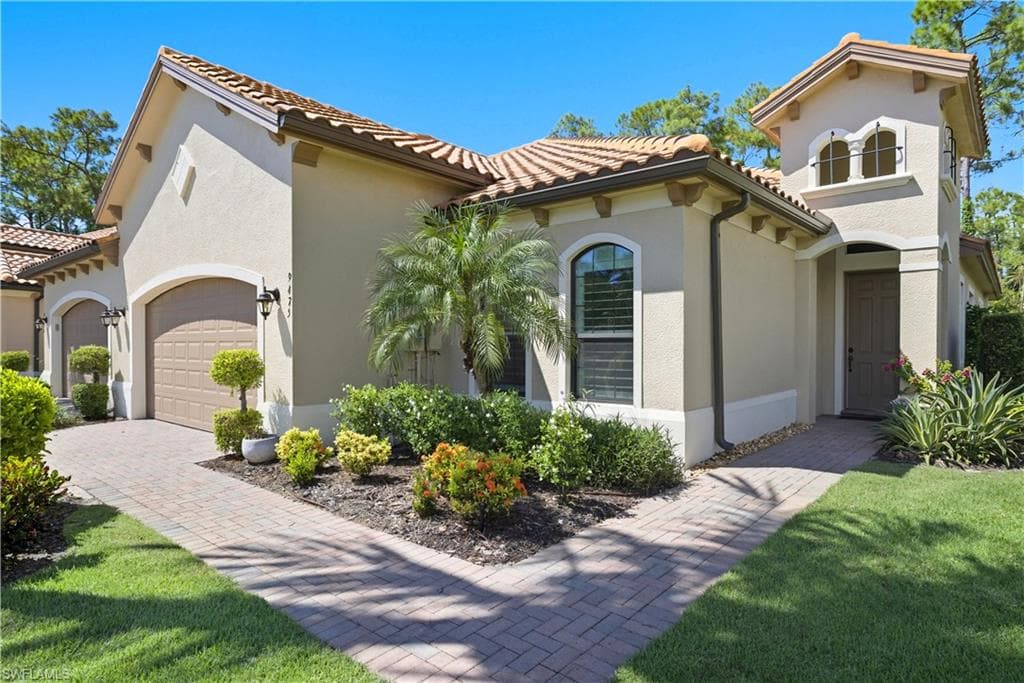 9475 Isla Bella CIR, BONITA SPRINGS FL 34135-1