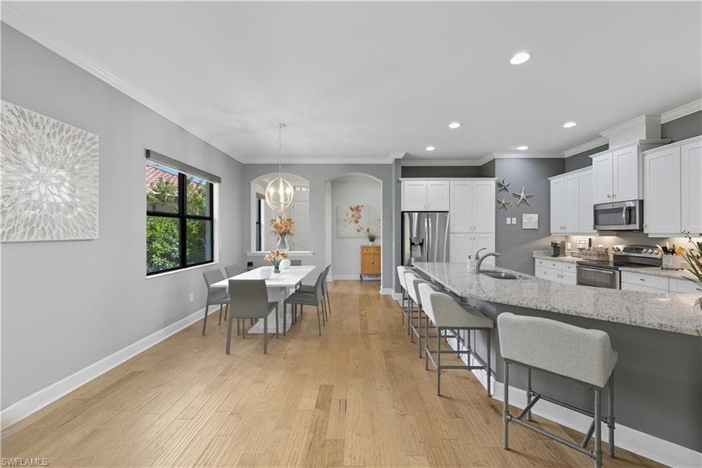 9475 Isla Bella CIR, BONITA SPRINGS FL 34135-8