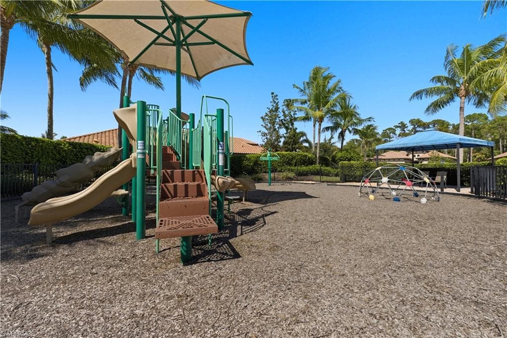 9475 Isla Bella CIR, BONITA SPRINGS FL 34135-40