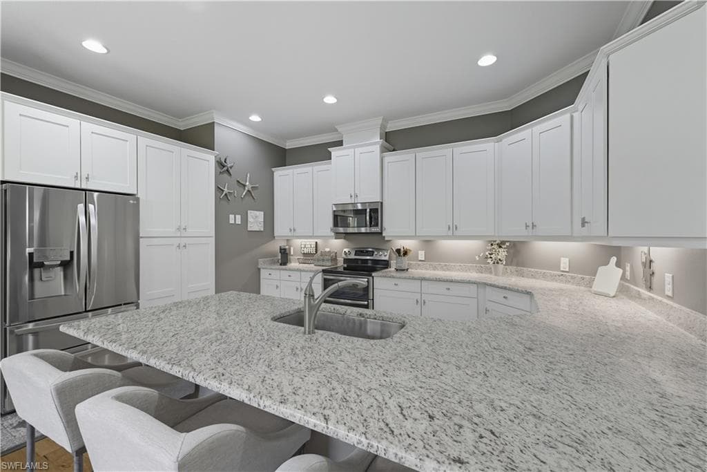 9475 Isla Bella CIR, BONITA SPRINGS FL 34135-7