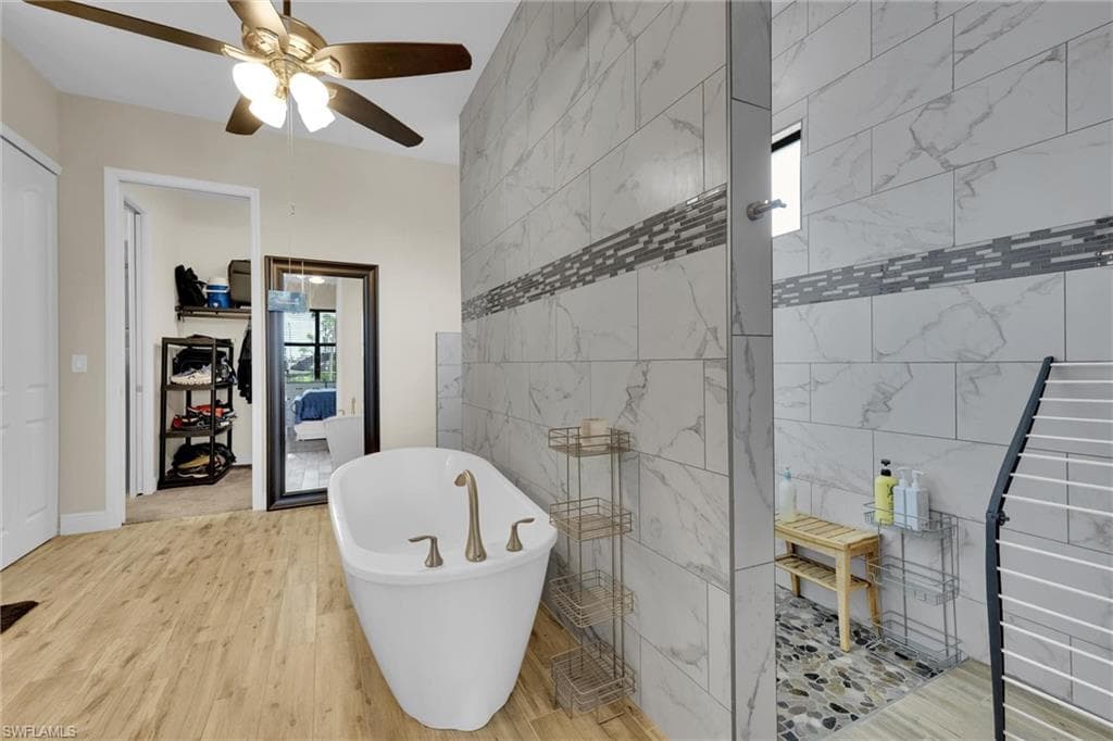 2218 NW 37th PL, CAPE CORAL FL 33993-1