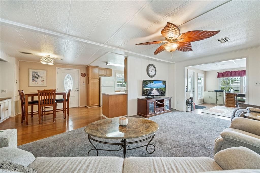 487 Jacklin LN, NORTH FORT MYERS FL 33903-7