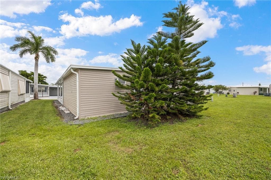 487 Jacklin LN, NORTH FORT MYERS FL 33903-24