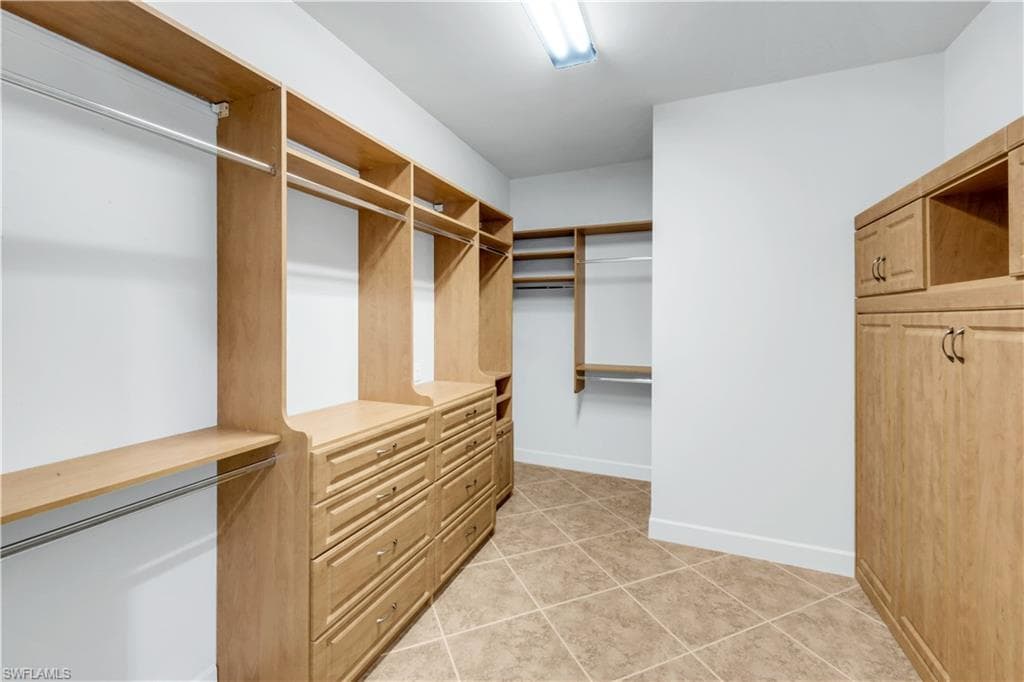 9180 Ores CIR, NAPLES FL 34120-17