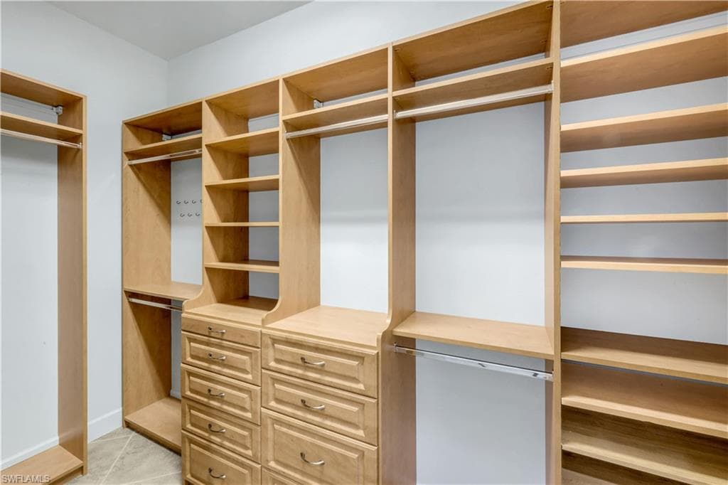 9180 Ores CIR, NAPLES FL 34120-18