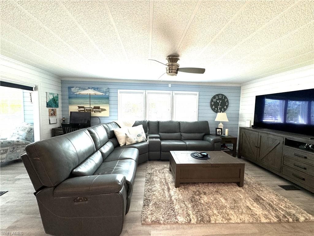 4700 Leilani LN, BONITA SPRINGS FL 34134-5