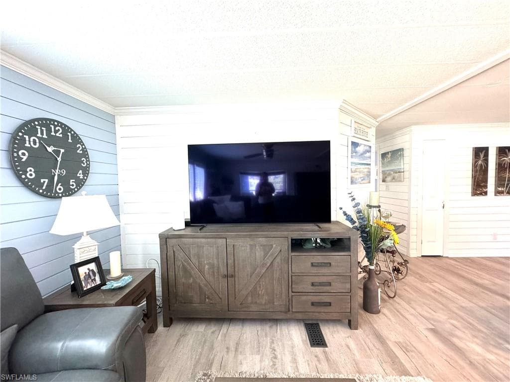 4700 Leilani LN, BONITA SPRINGS FL 34134-6