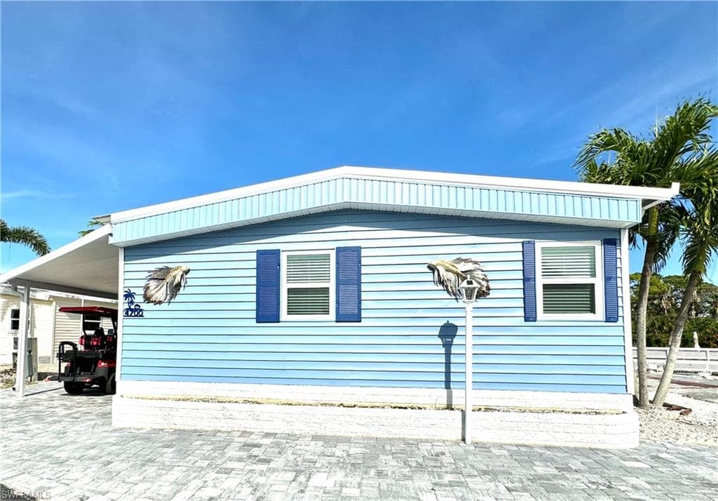4700 Leilani LN, BONITA SPRINGS FL 34134-2