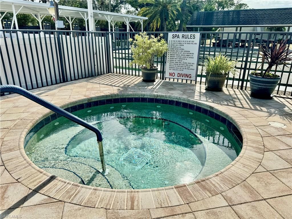 4700 Leilani LN, BONITA SPRINGS FL 34134-32