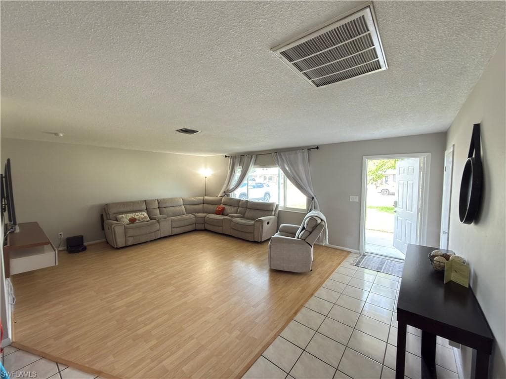 720 Shadyside ST, LEHIGH ACRES FL 33936-1