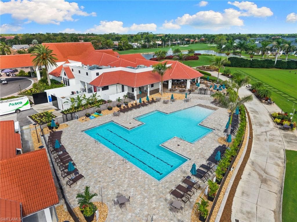 200 Saint James WAY, NAPLES FL 34104-41