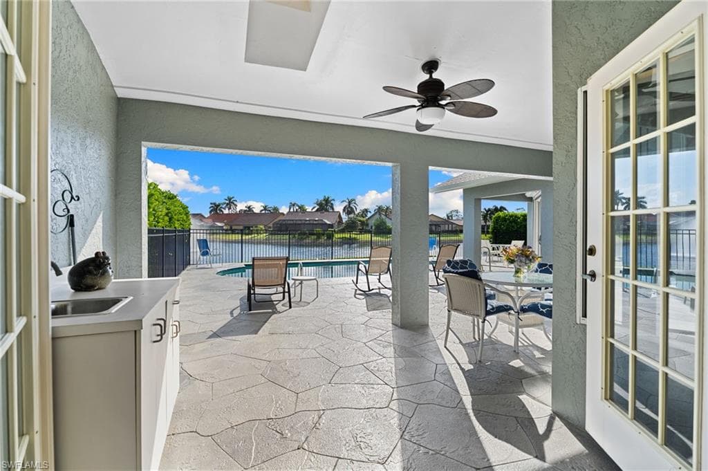 200 Saint James WAY, NAPLES FL 34104-6