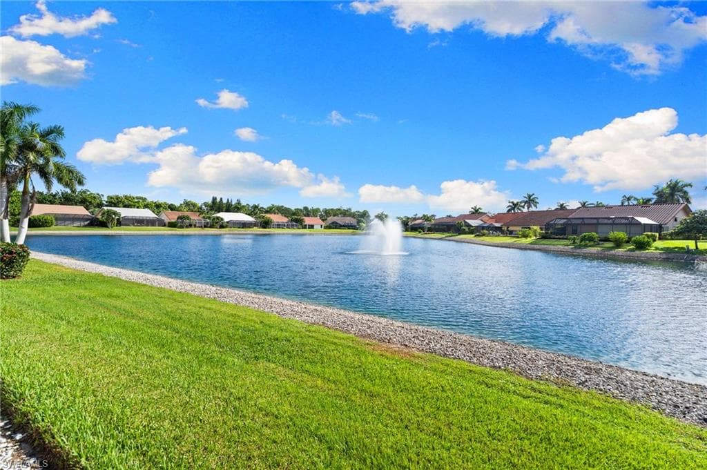 200 Saint James WAY, NAPLES FL 34104-33