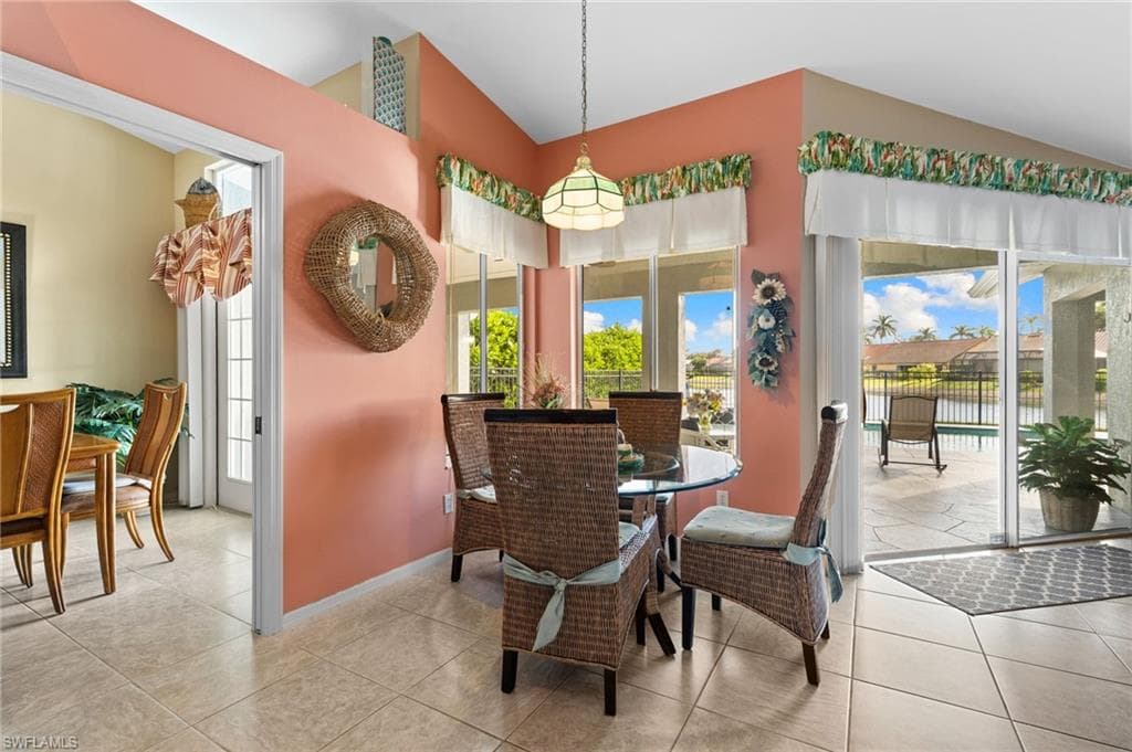 200 Saint James WAY, NAPLES FL 34104-13