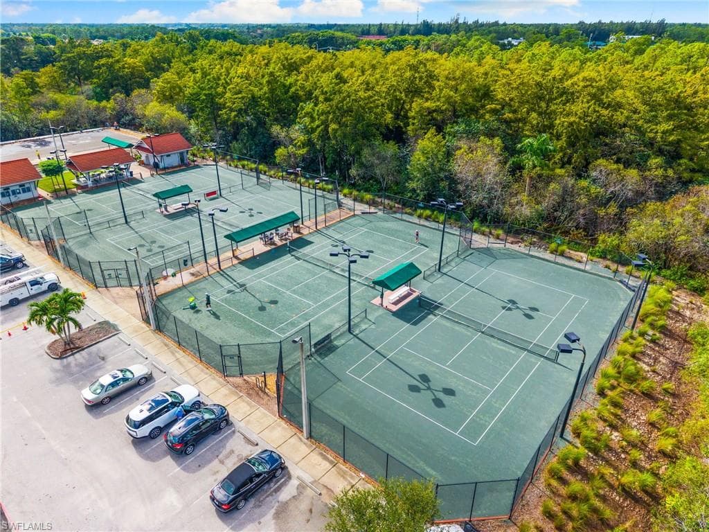 200 Saint James WAY, NAPLES FL 34104-44