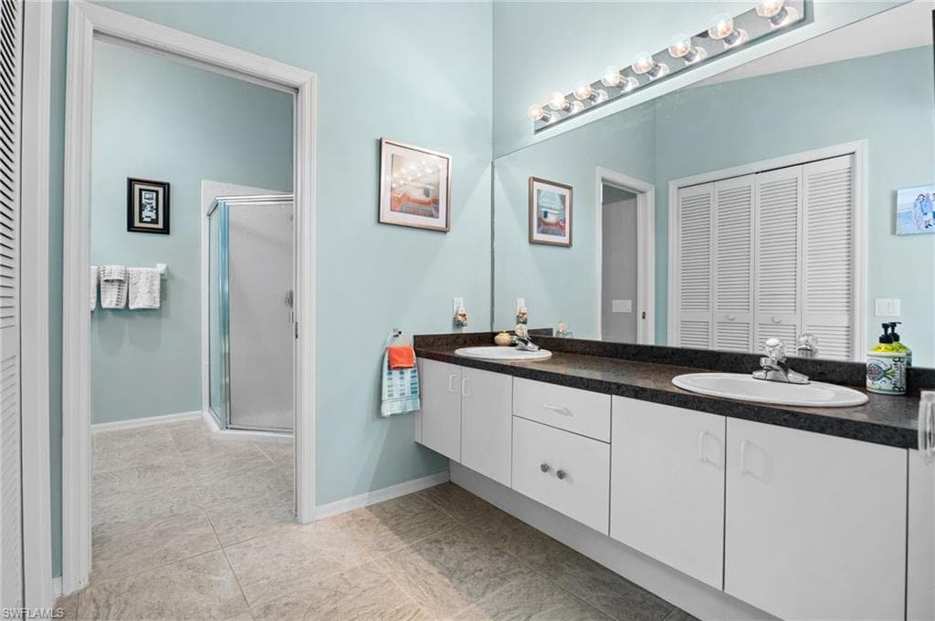 200 Saint James WAY, NAPLES FL 34104-17