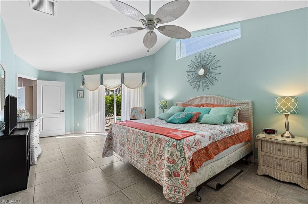 200 Saint James WAY, NAPLES FL 34104-14