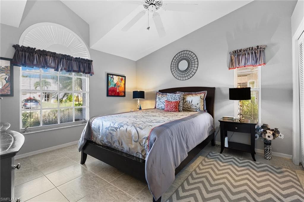 200 Saint James WAY, NAPLES FL 34104-20