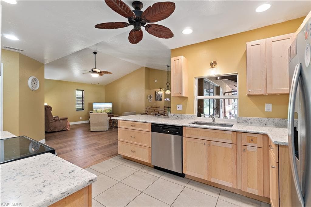 7220 Hendry Creek DR, FORT MYERS FL 33908-7