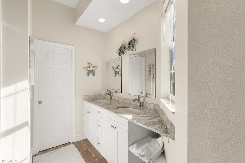 418 Panay AVE, NAPLES FL 34113-21