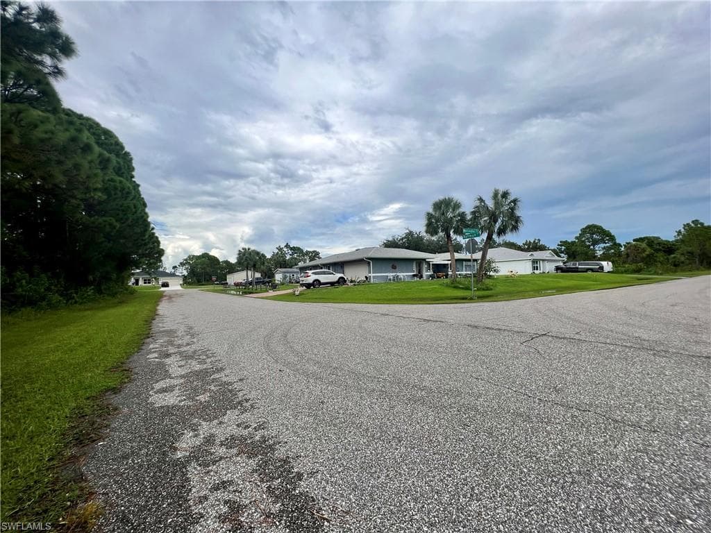 5291 Hoffman ST, PORT CHARLOTTE FL 33981-1