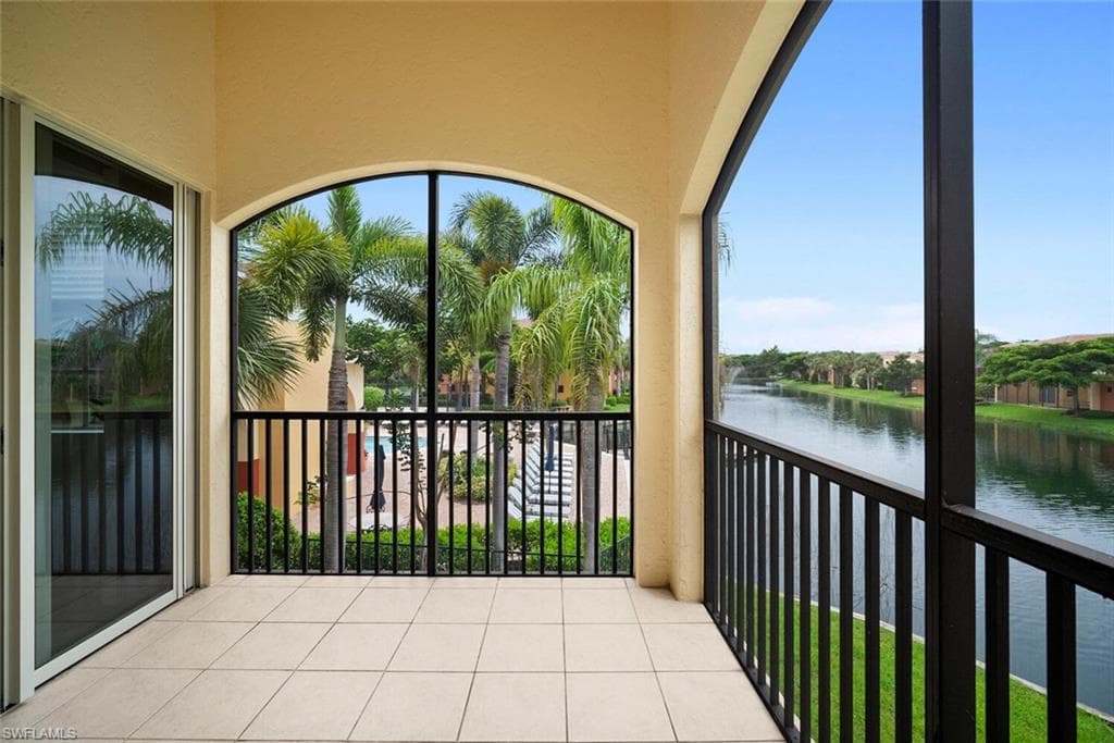 8581 Via Garibaldi CIR # 201, ESTERO FL 33928-6