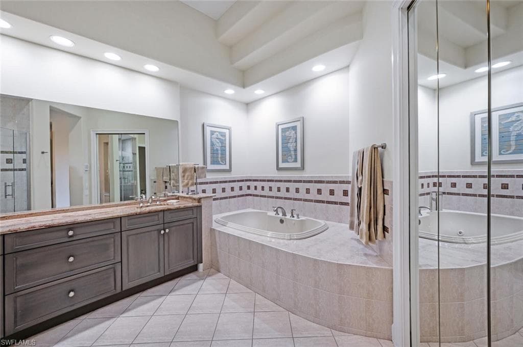 3019 Lancaster DR # 3, NAPLES FL 34105-22