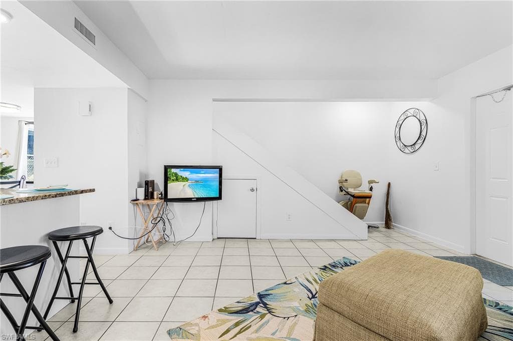 4903 Vincennes ST 116-6