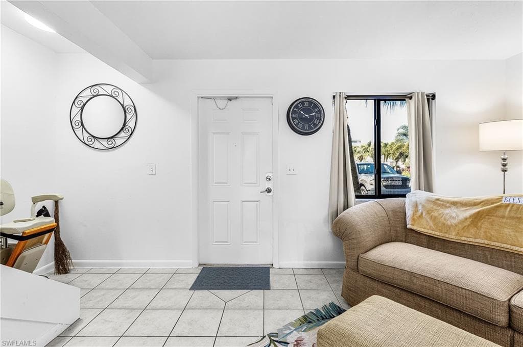 4903 Vincennes ST 116-4