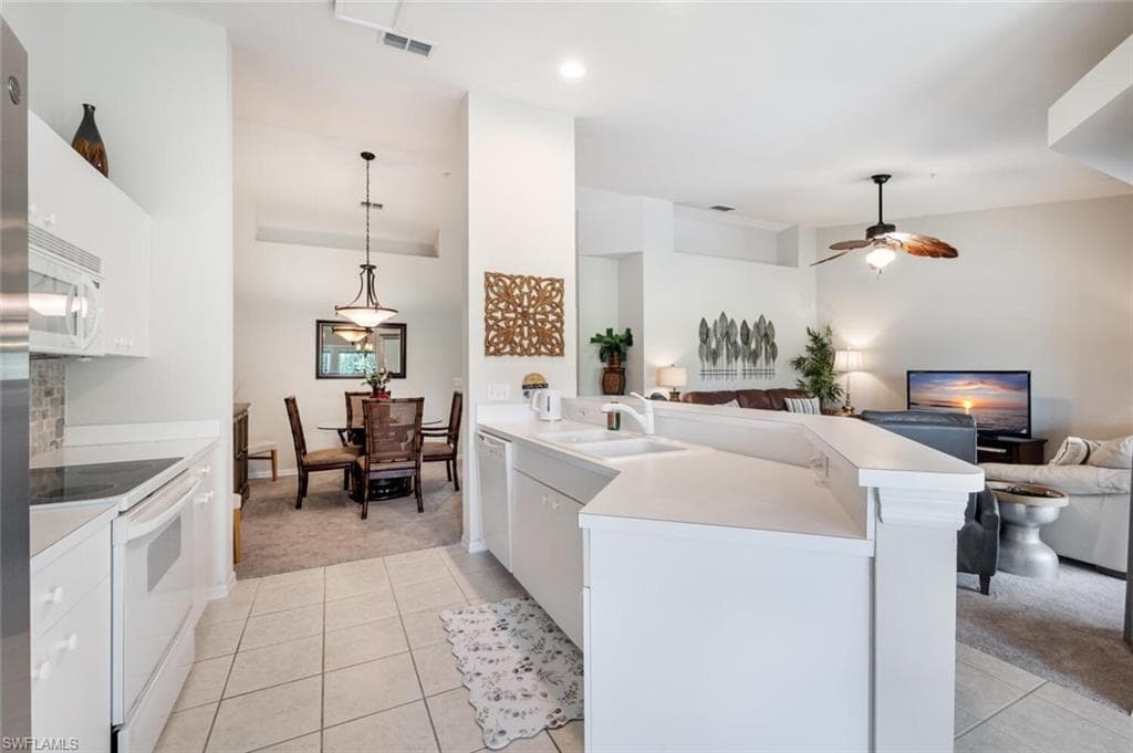 2895 Cypress Trace CIR # 202, NAPLES FL 34119-11