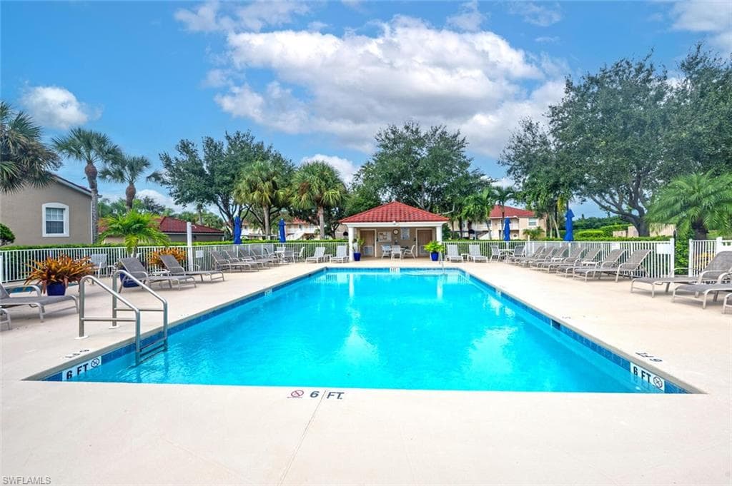 2895 Cypress Trace CIR # 202, NAPLES FL 34119-28