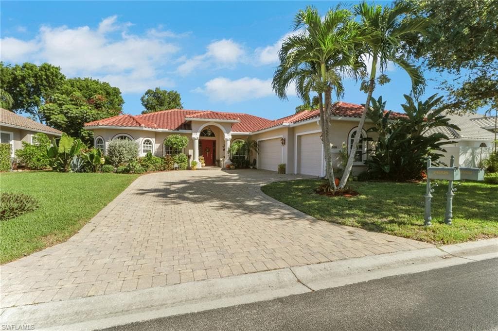 24908 Fairwinds LN, BONITA SPRINGS FL 34135-1