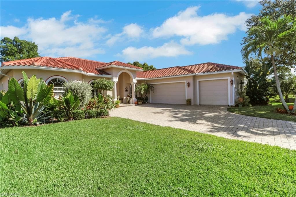 24908 Fairwinds LN, BONITA SPRINGS FL 34135-2