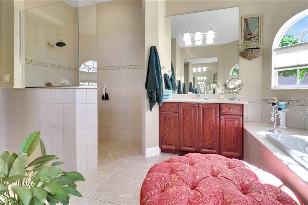 24908 Fairwinds LN, BONITA SPRINGS FL 34135-27
