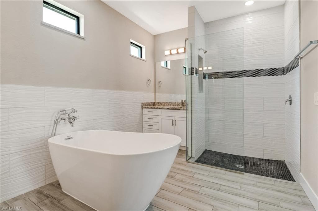 10621 Landau LN, BONITA SPRINGS FL 34135-11