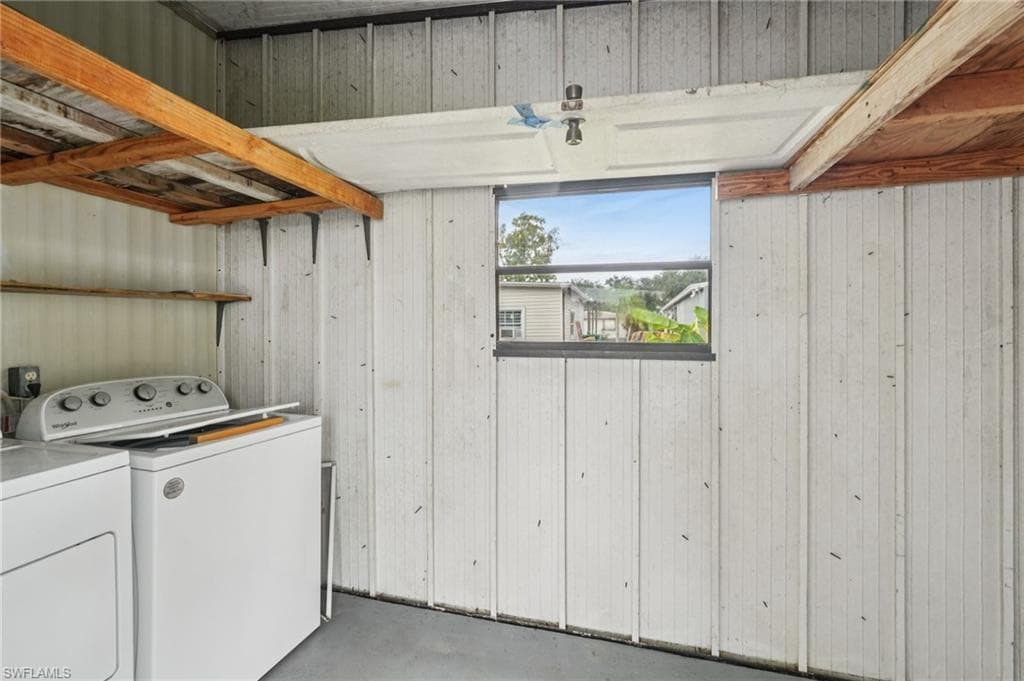 53 Grosbeak LN, NAPLES FL 34114-21