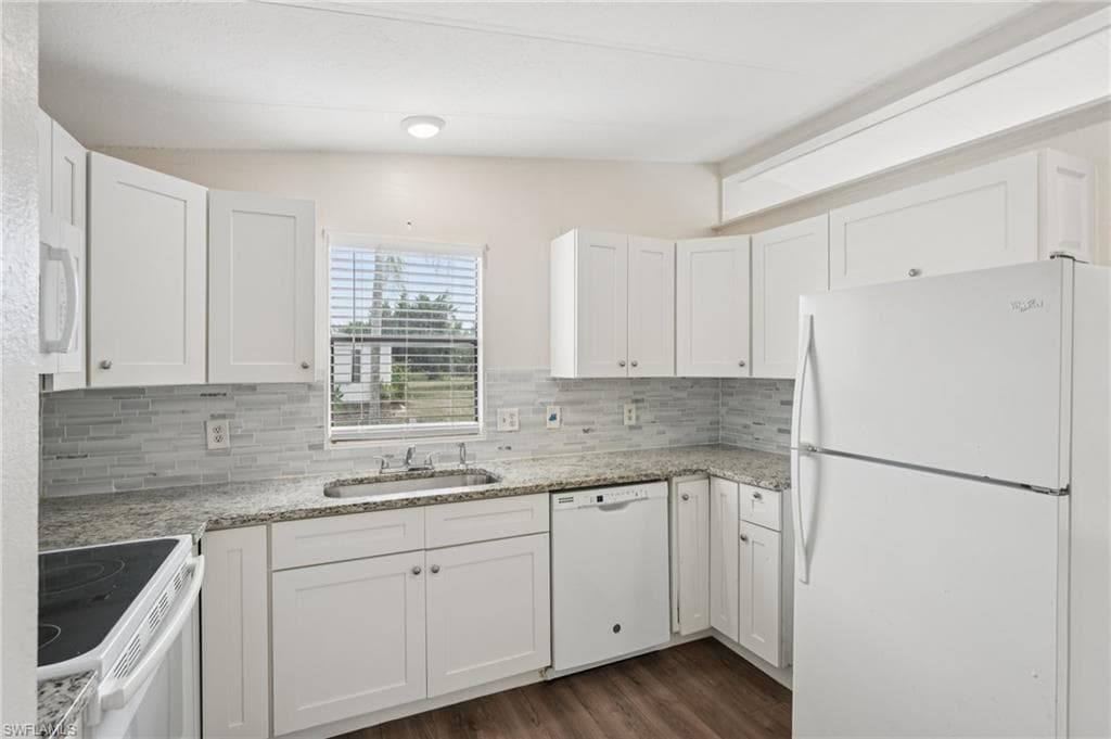 53 Grosbeak LN, NAPLES FL 34114-6