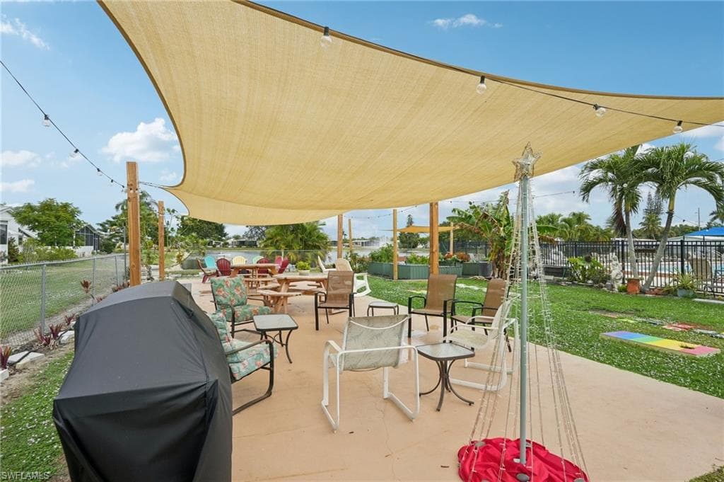 53 Grosbeak LN, NAPLES FL 34114-35