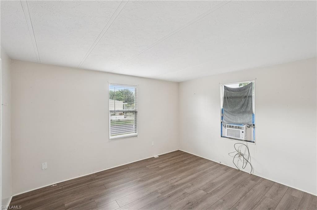 53 Grosbeak LN, NAPLES FL 34114-8