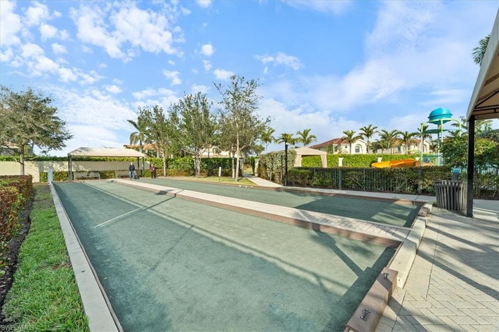 13884 Luna DR, NAPLES FL 34109-41