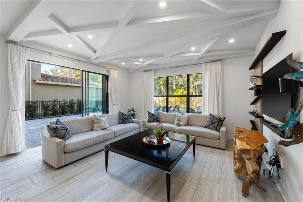 13884 Luna DR, NAPLES FL 34109-11