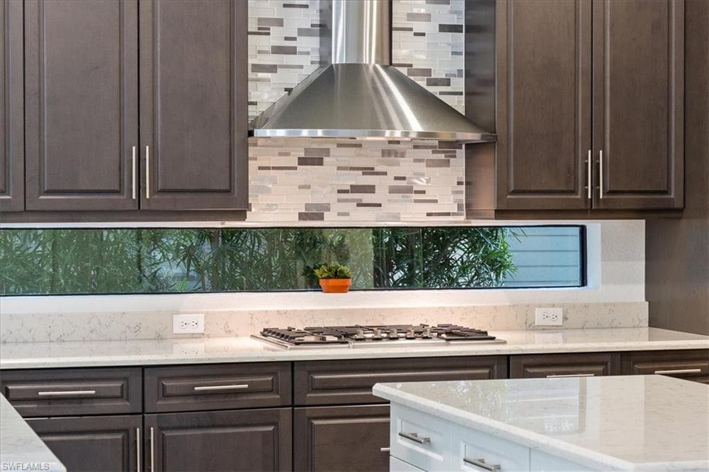 13884 Luna DR, NAPLES FL 34109-8