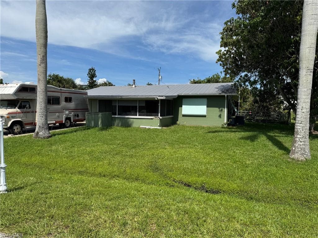 15976 Bellflower ST, BOKEELIA FL 33922-1