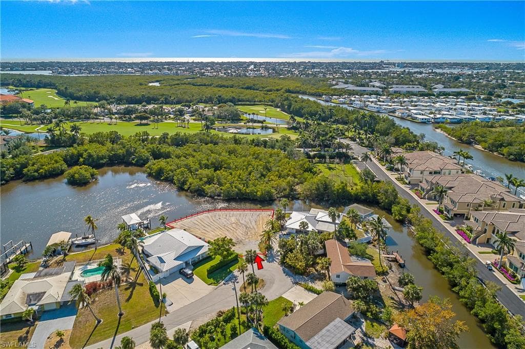 3164 Lakeview DR, NAPLES FL 34112-2