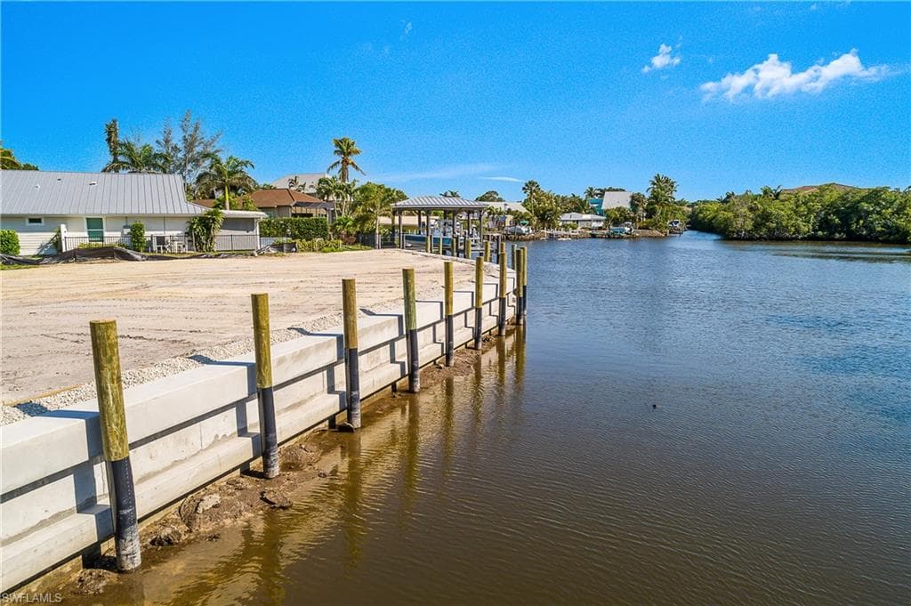 3164 Lakeview DR, NAPLES FL 34112-3