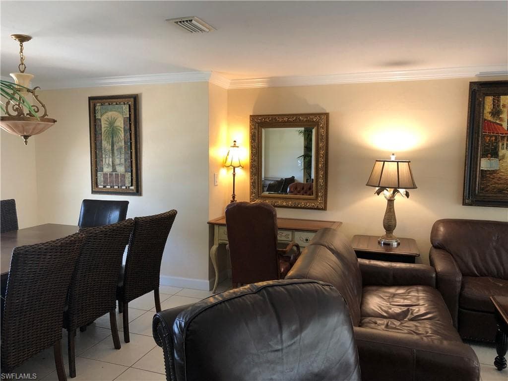 550 Forest Hills BLVD, NAPLES FL 34113-31