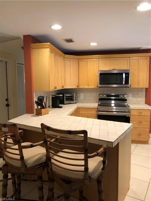 550 Forest Hills BLVD, NAPLES FL 34113-10