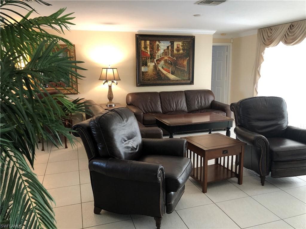 550 Forest Hills BLVD, NAPLES FL 34113-30