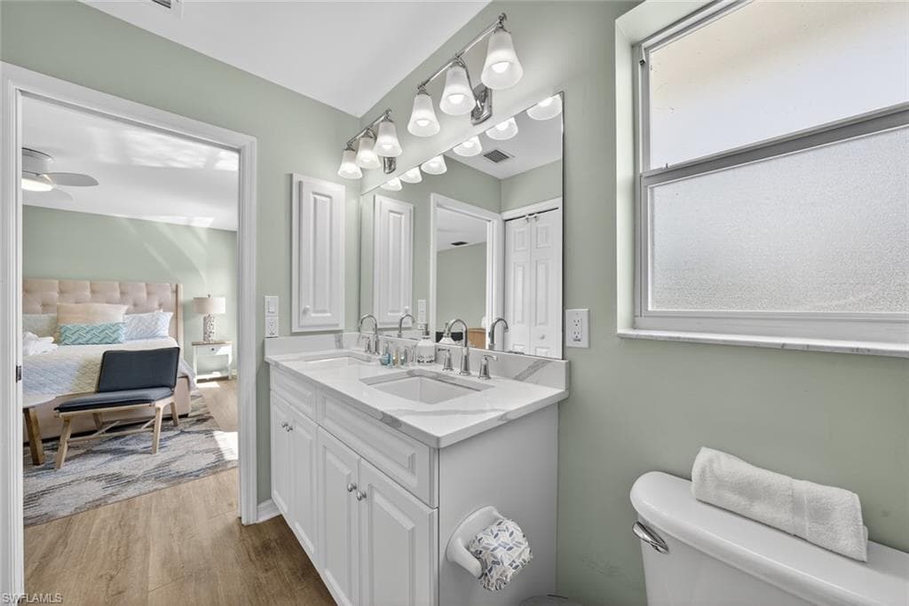 700 Nerita ST, SANIBEL FL 33957-25