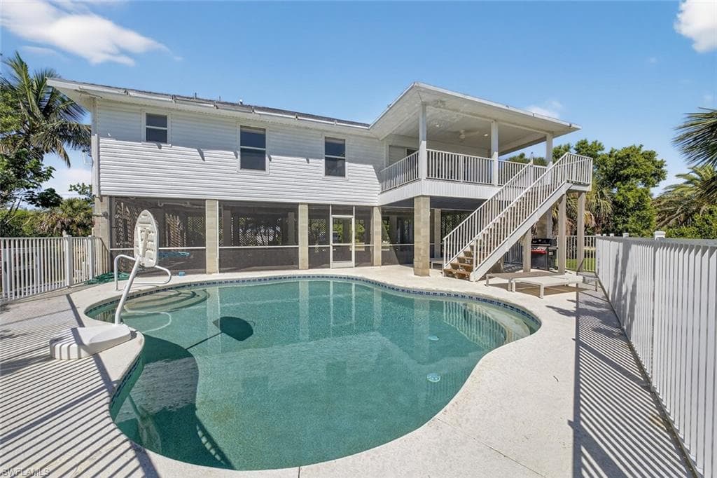 700 Nerita ST, SANIBEL FL 33957-6